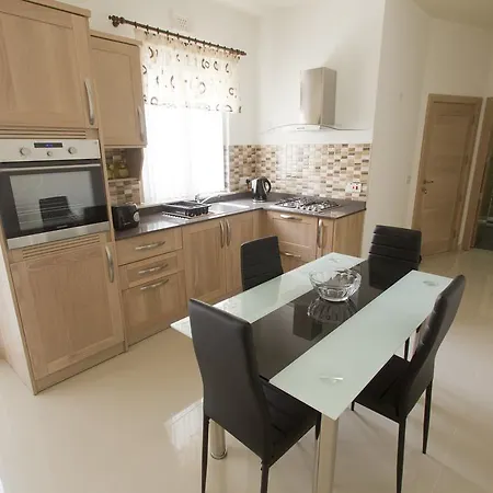 Waterside Apartment Marsalforn